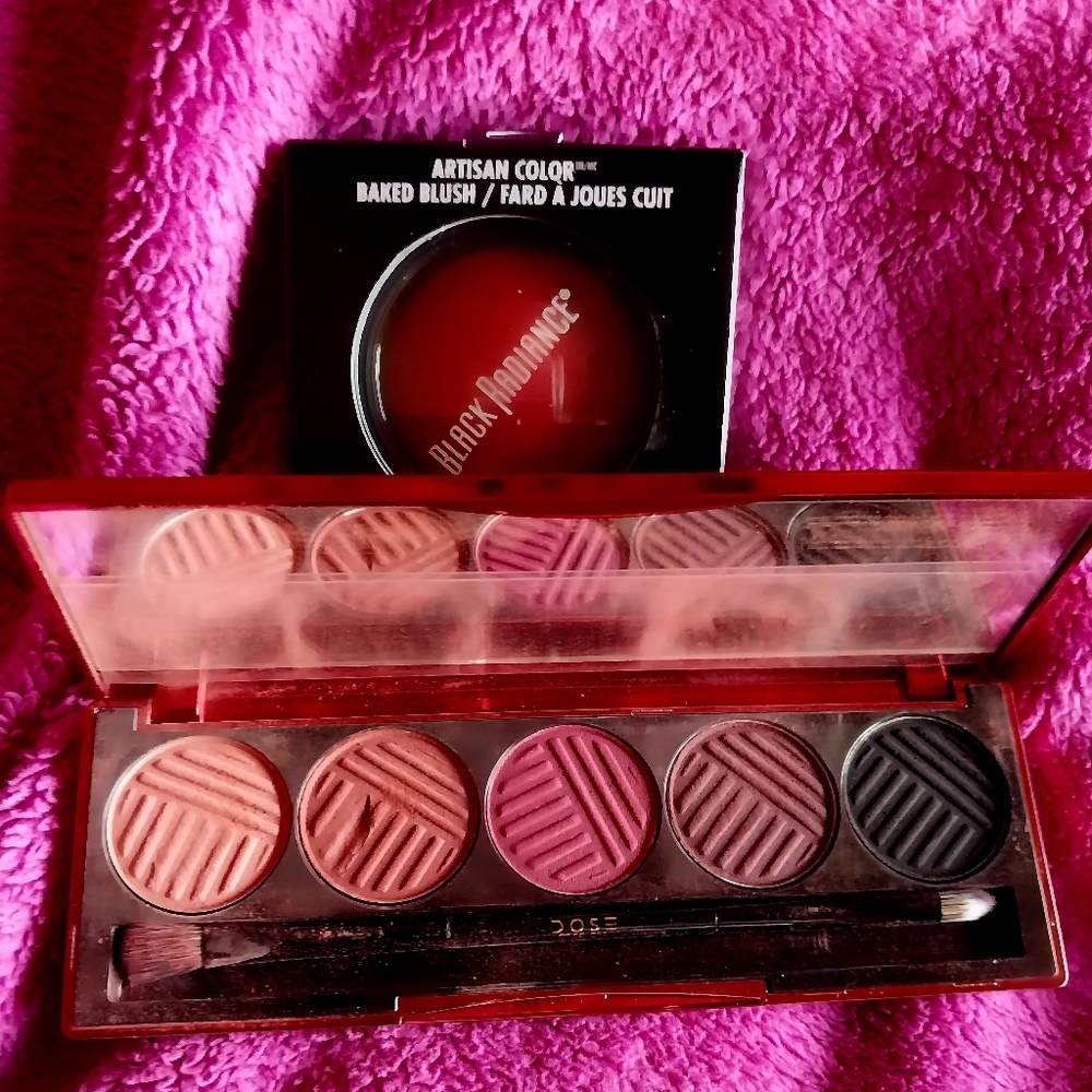 💜Artisan Color Baked Blush and Eyeshadow Palette